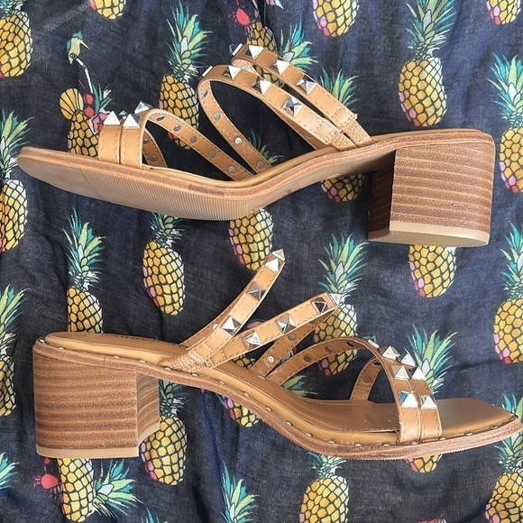 Brand New Madden Girl Roamm Block Heeled Dress Sandals Tan w/ Silver Tone Studs - Picture 5 of 14